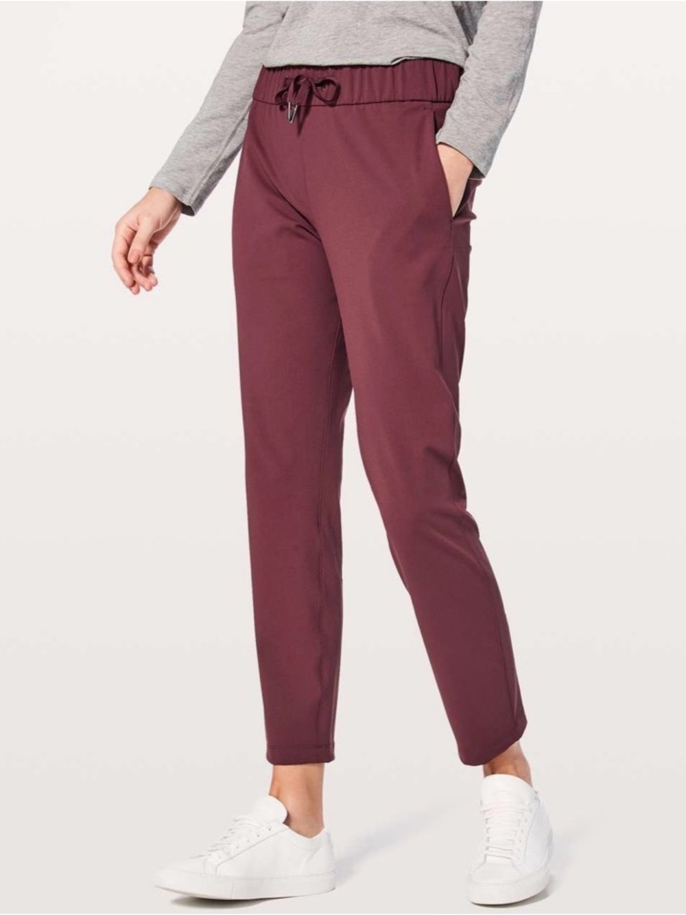 Lululemon On The Fly Pant *28"
Redwood Size 8